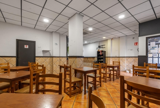 Rynek wtórny - Nieruchomość komercyjna - Torrevieja - Estacion de autobuses