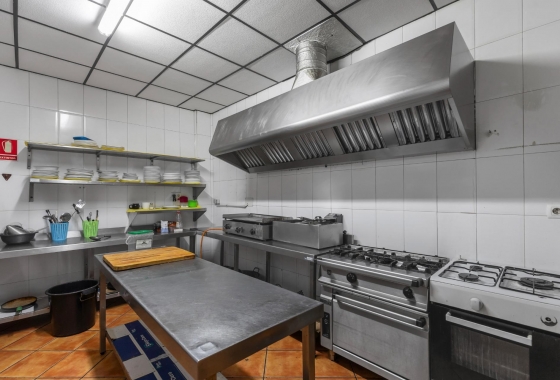 Rynek wtórny - Nieruchomość komercyjna - Torrevieja - Estacion de autobuses