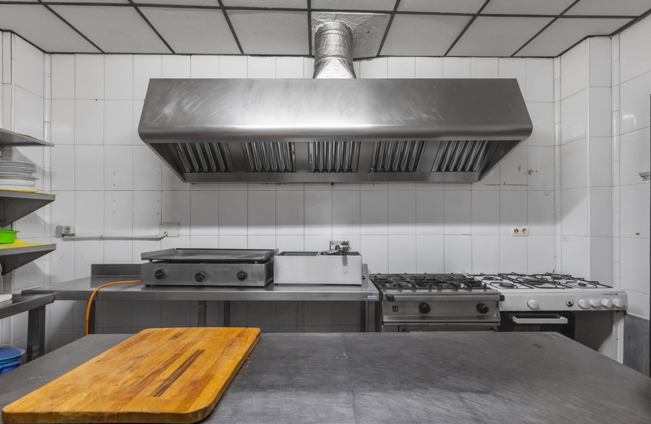 Rynek wtórny - Nieruchomość komercyjna - Torrevieja - Estacion de autobuses