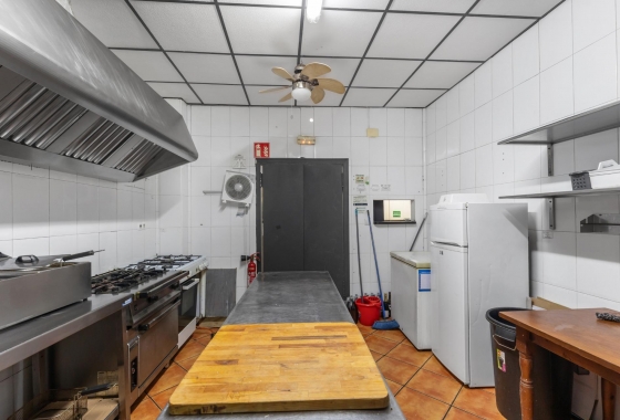 Rynek wtórny - Nieruchomość komercyjna - Torrevieja - Estacion de autobuses