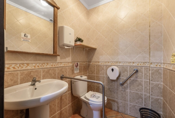 Rynek wtórny - Nieruchomość komercyjna - Torrevieja - Estacion de autobuses