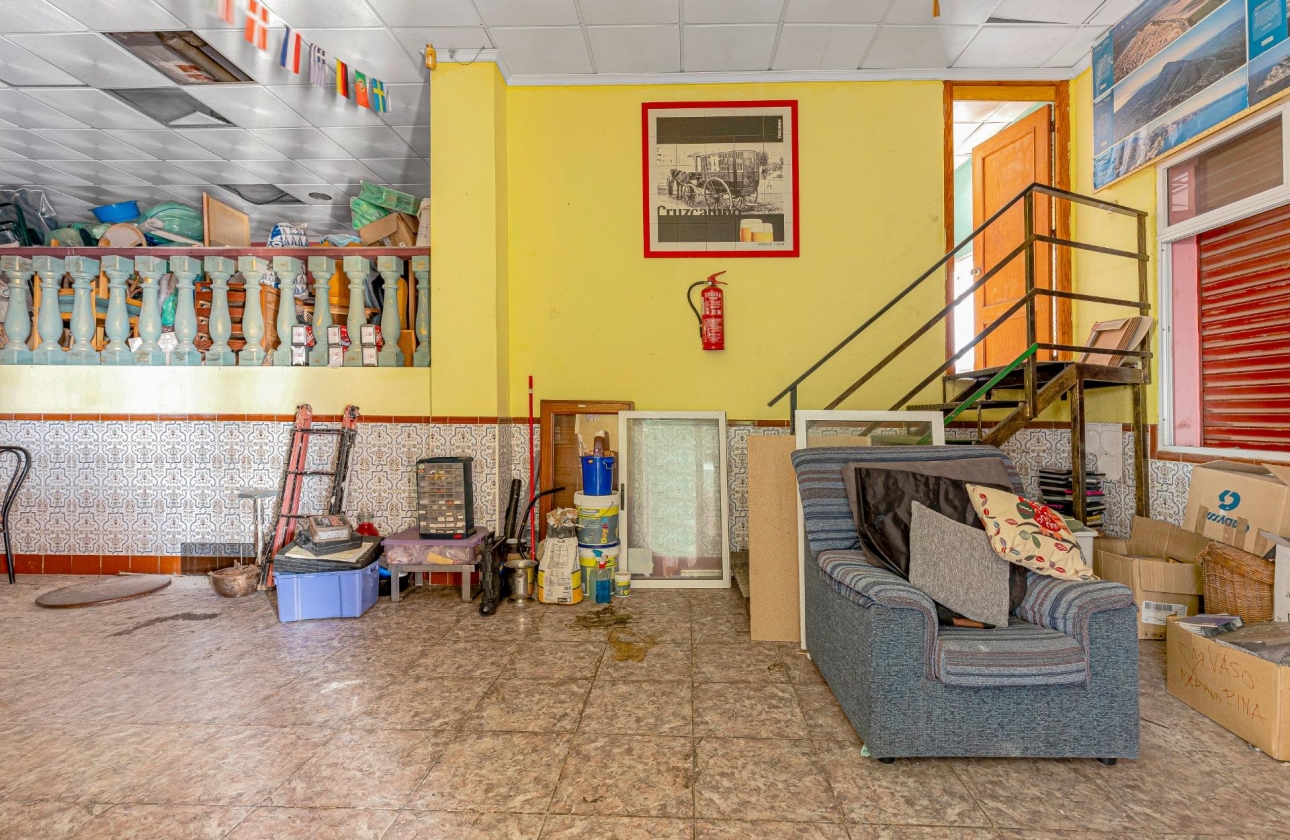 Reventa - Commercial Unit - Torrevieja - Playa del Cura