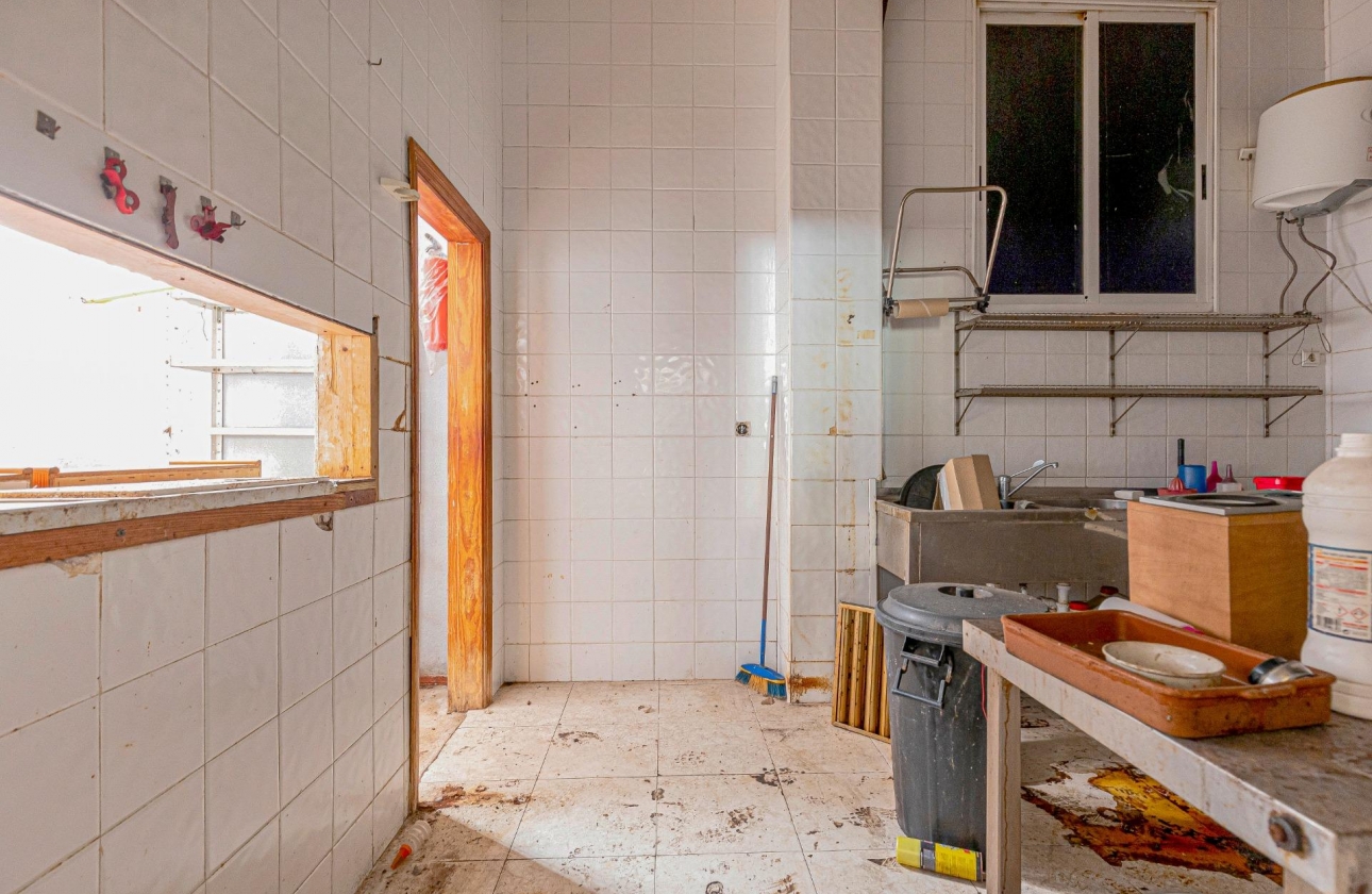 Reventa - Commercial Unit - Torrevieja - Playa del Cura