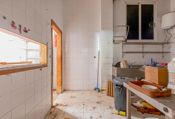 Reventa - Commercial Unit - Torrevieja - Playa del Cura