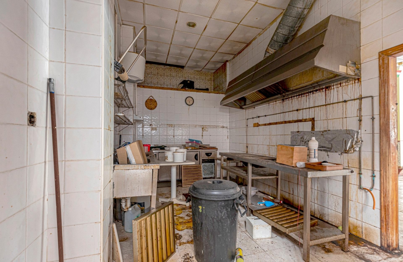 Reventa - Commercial Unit - Torrevieja - Playa del Cura