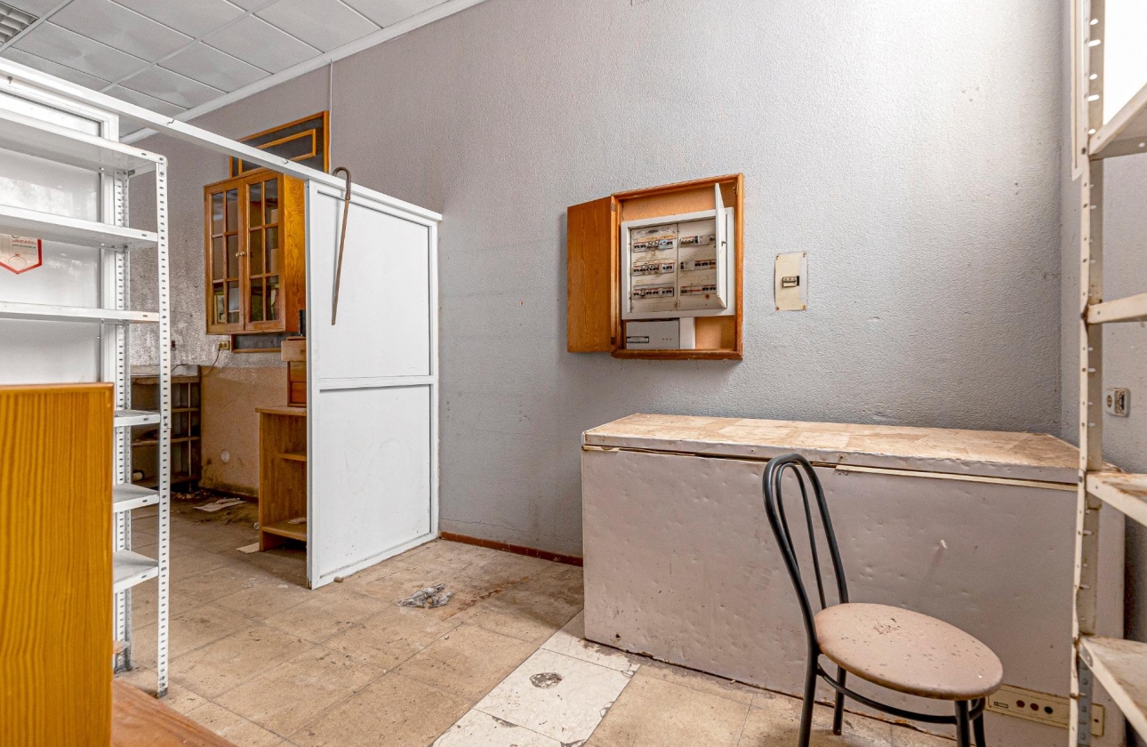 Reventa - Commercial Unit - Torrevieja - Playa del Cura