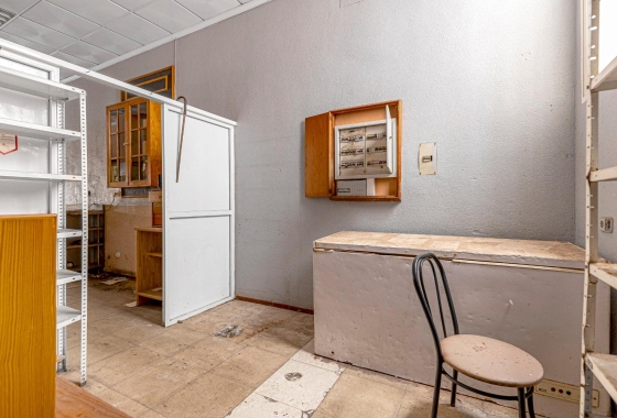 Reventa - Commercial Unit - Torrevieja - Playa del Cura