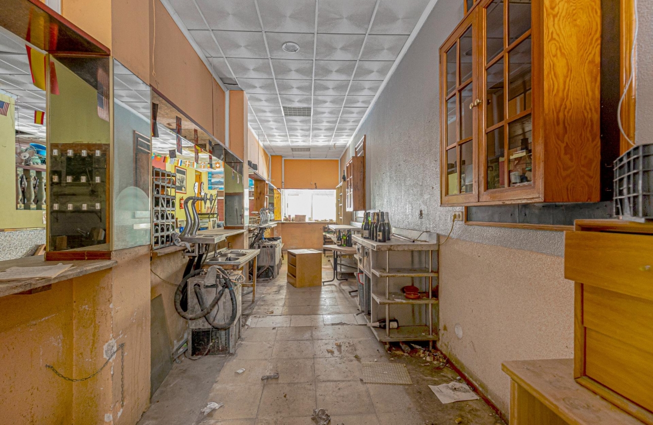 Reventa - Commercial Unit - Torrevieja - Playa del Cura