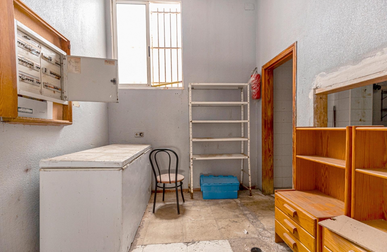 Reventa - Commercial Unit - Torrevieja - Playa del Cura