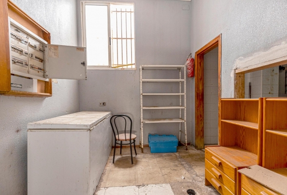 Reventa - Commercial Unit - Torrevieja - Playa del Cura