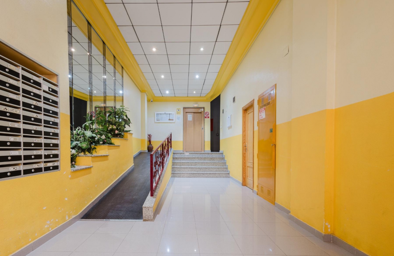 Resale - Apartment - Torrevieja - Parque de Las Naciones