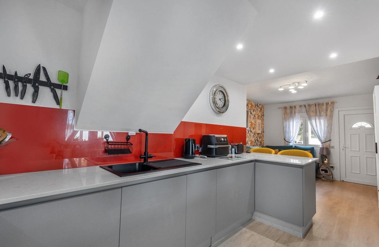 Reventa - Villa - Guardamar del Segura - Urbanizaciones