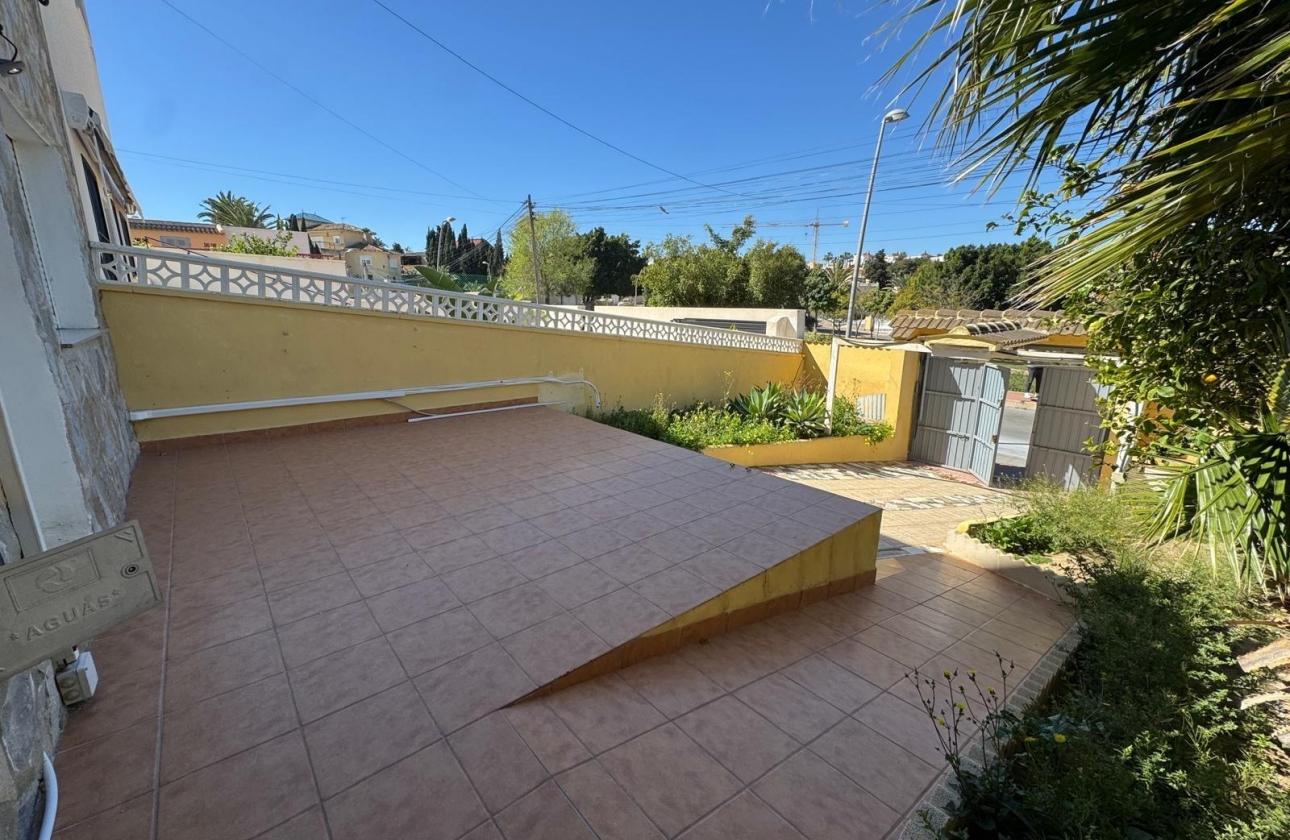 Reventa - Villa - Torrevieja - Los Balcones