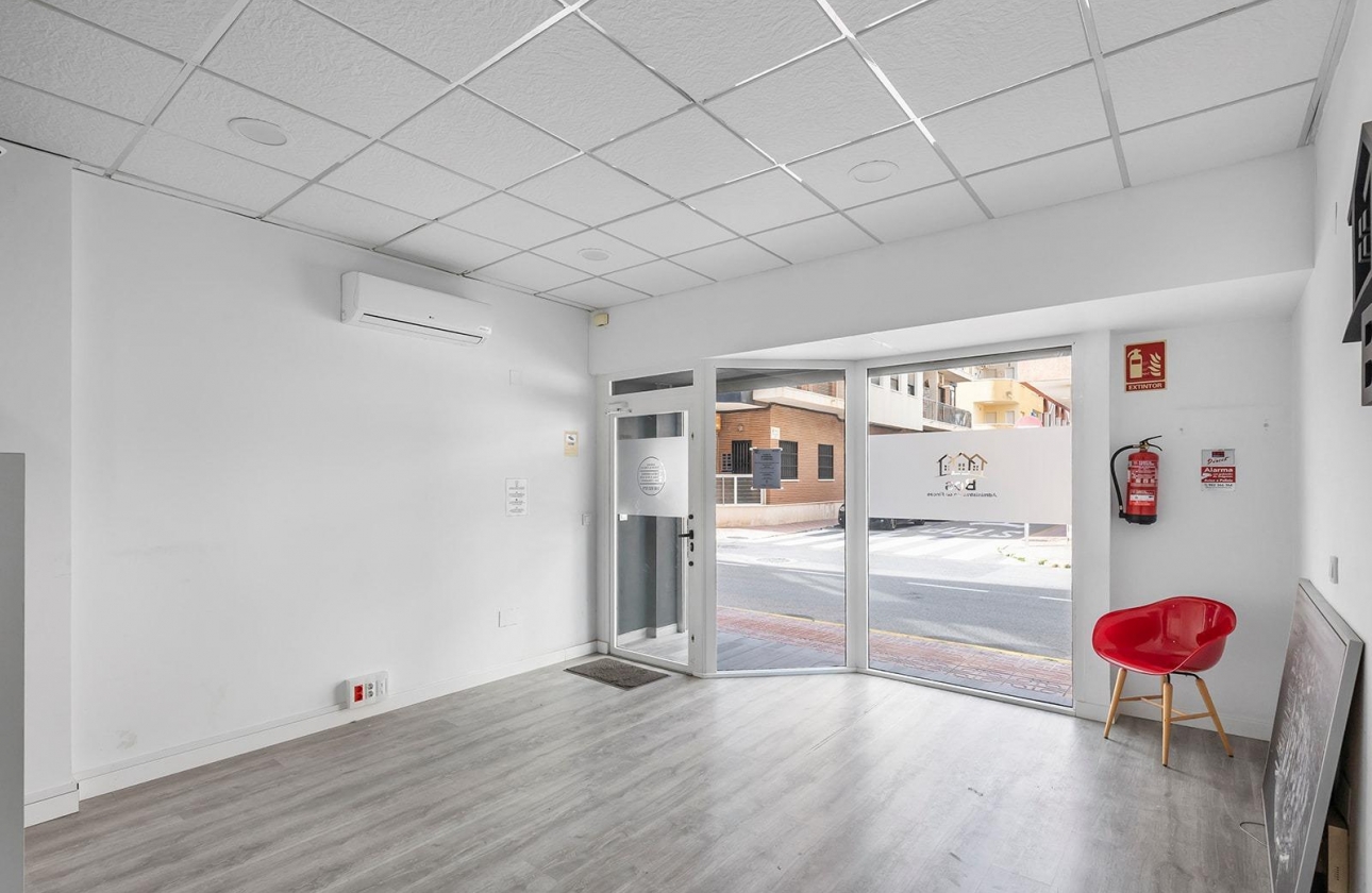 Reventa - Commercial Unit - Torrevieja - La Mata