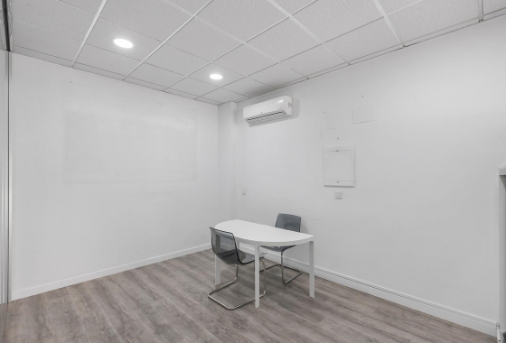 Reventa - Commercial Unit - Torrevieja - La Mata