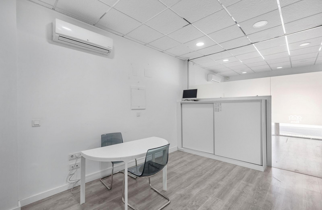 Reventa - Commercial Unit - Torrevieja - La Mata