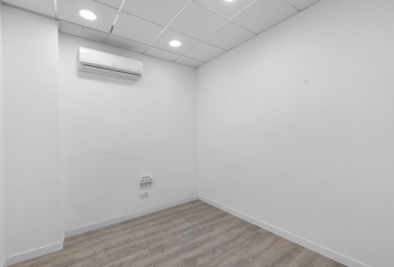 Reventa - Commercial Unit - Torrevieja - La Mata