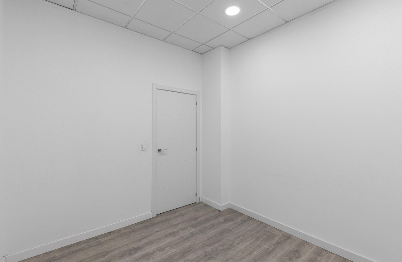 Reventa - Commercial Unit - Torrevieja - La Mata