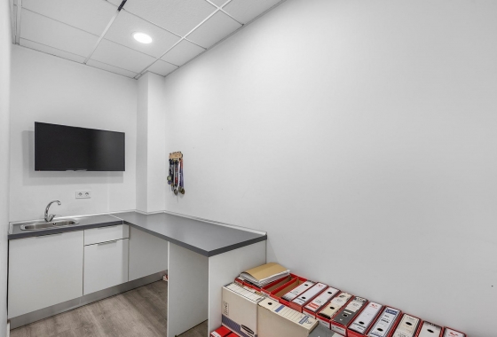 Reventa - Commercial Unit - Torrevieja - La Mata