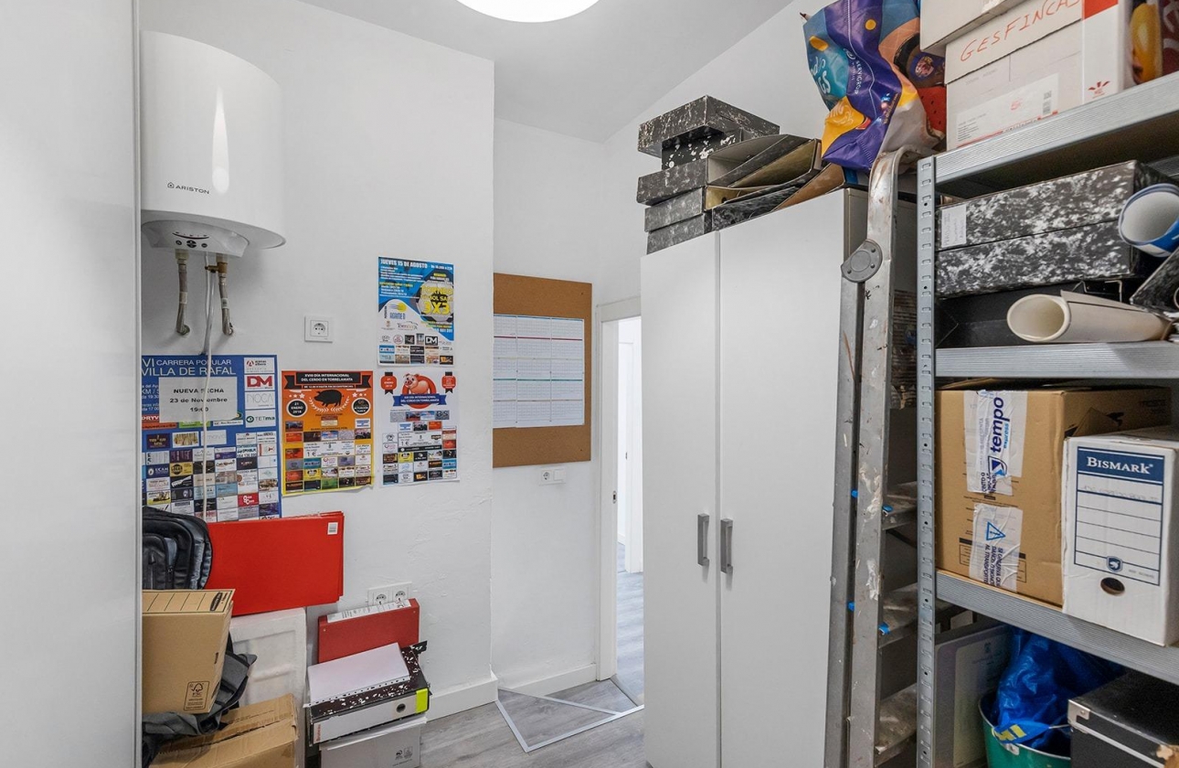 Reventa - Commercial Unit - Torrevieja - La Mata