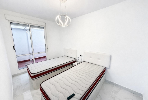 Resale - Apartment - Torrevieja - Parque de las Naciones