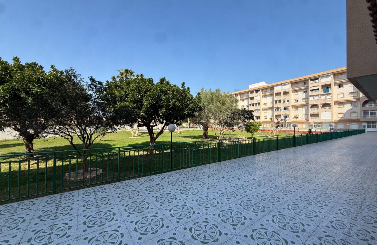 Resale - Apartment - Torrevieja - Parque de las Naciones
