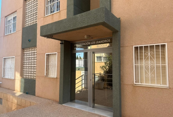 Resale - Apartment - Torrevieja - La Mata