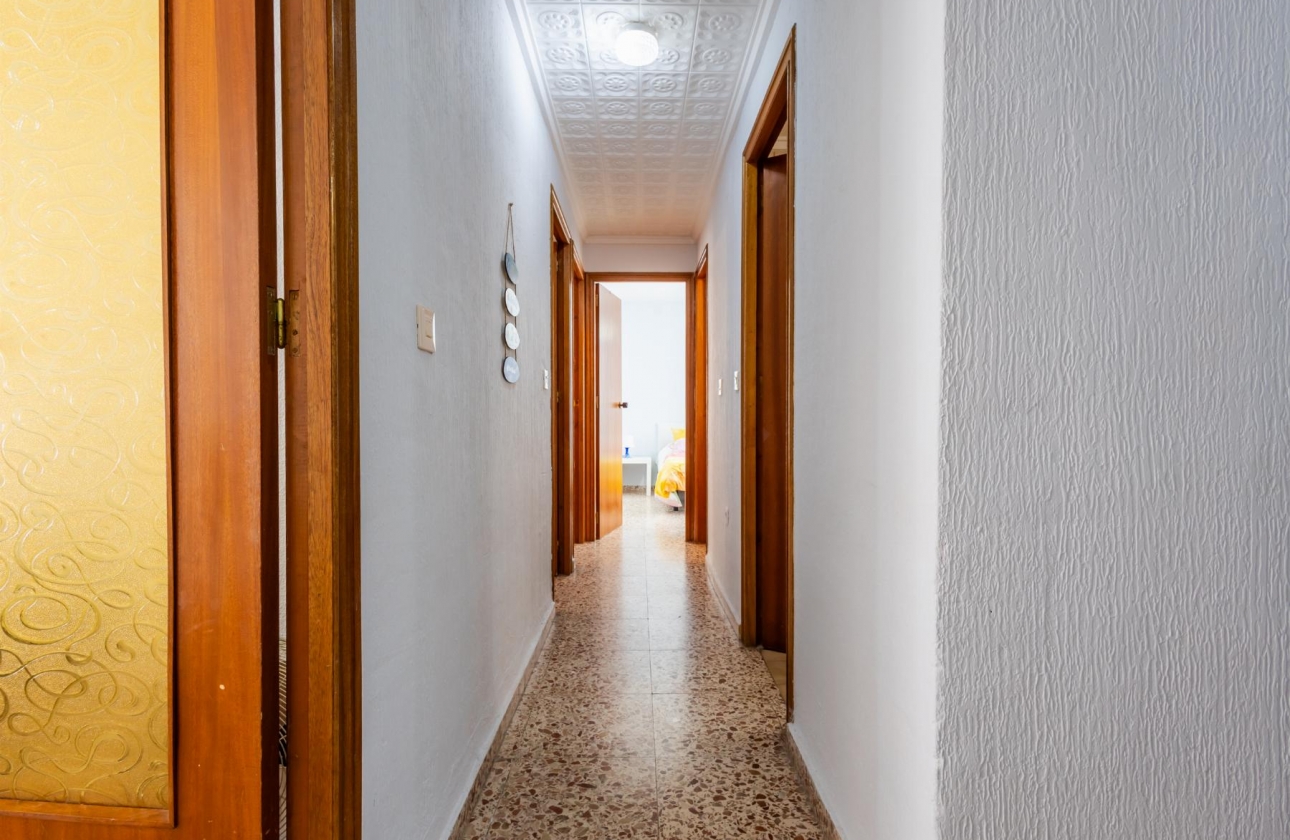 Resale - Apartment - Torrevieja - Playa De Los Naufragos
