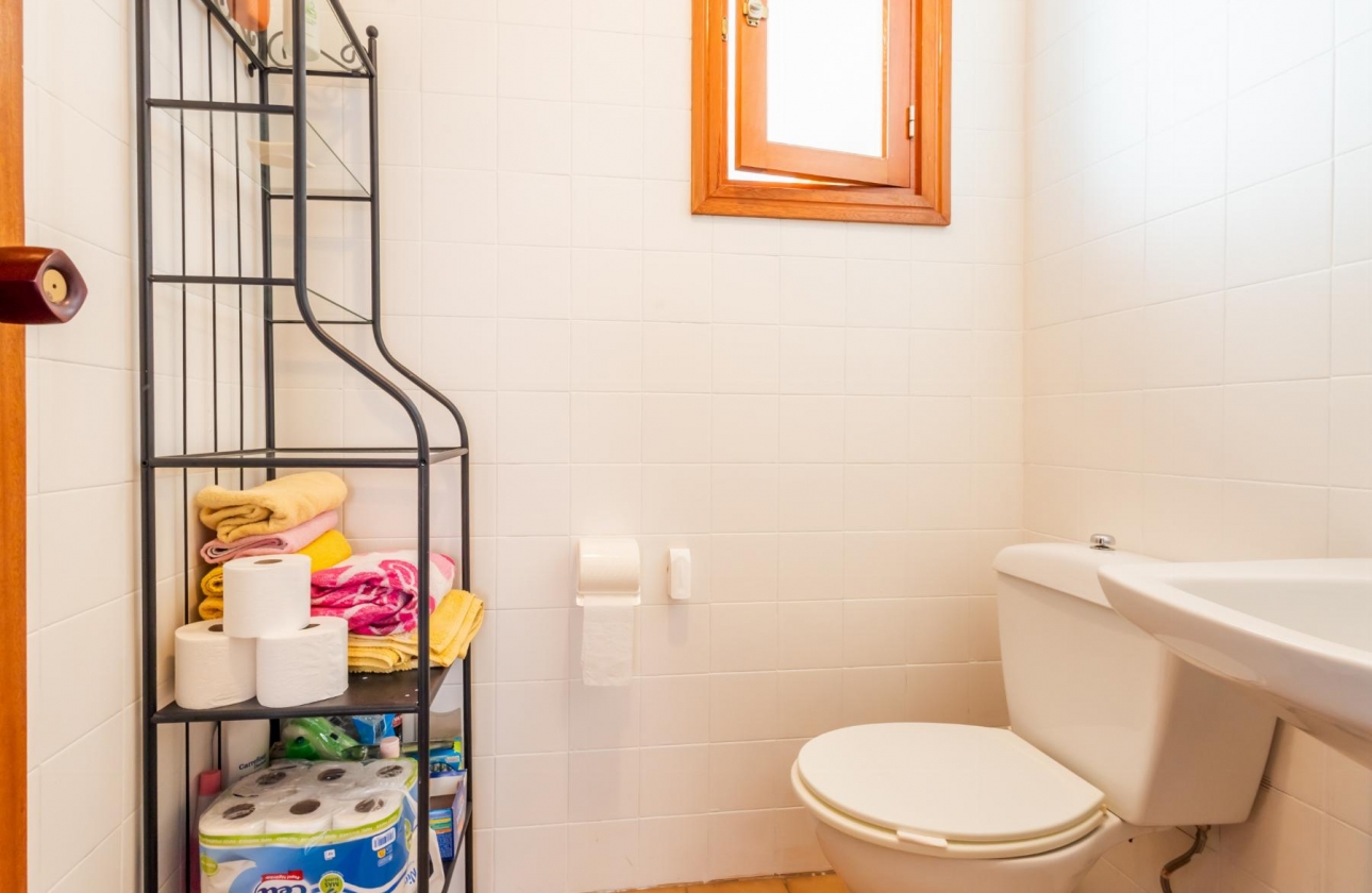 Resale - Apartment - Torrevieja - Playa De Los Naufragos