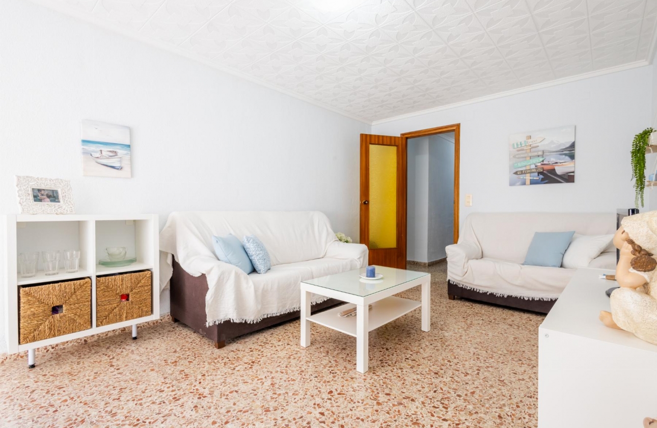 Resale - Apartment - Torrevieja - Playa De Los Naufragos