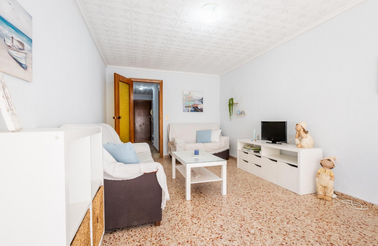 Resale - Apartment - Torrevieja - Playa De Los Naufragos