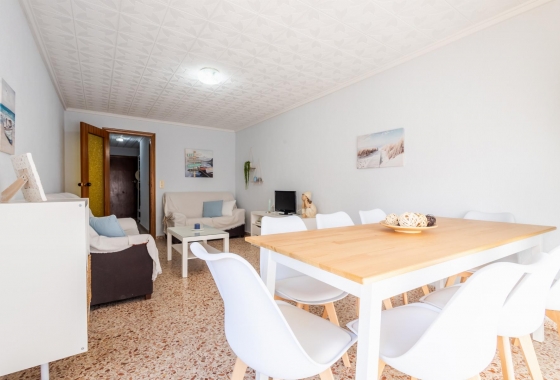 Resale - Apartment - Torrevieja - Playa De Los Naufragos