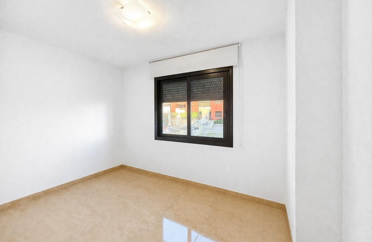 Reventa - Adosado - Torrevieja - Aguas Nuevas