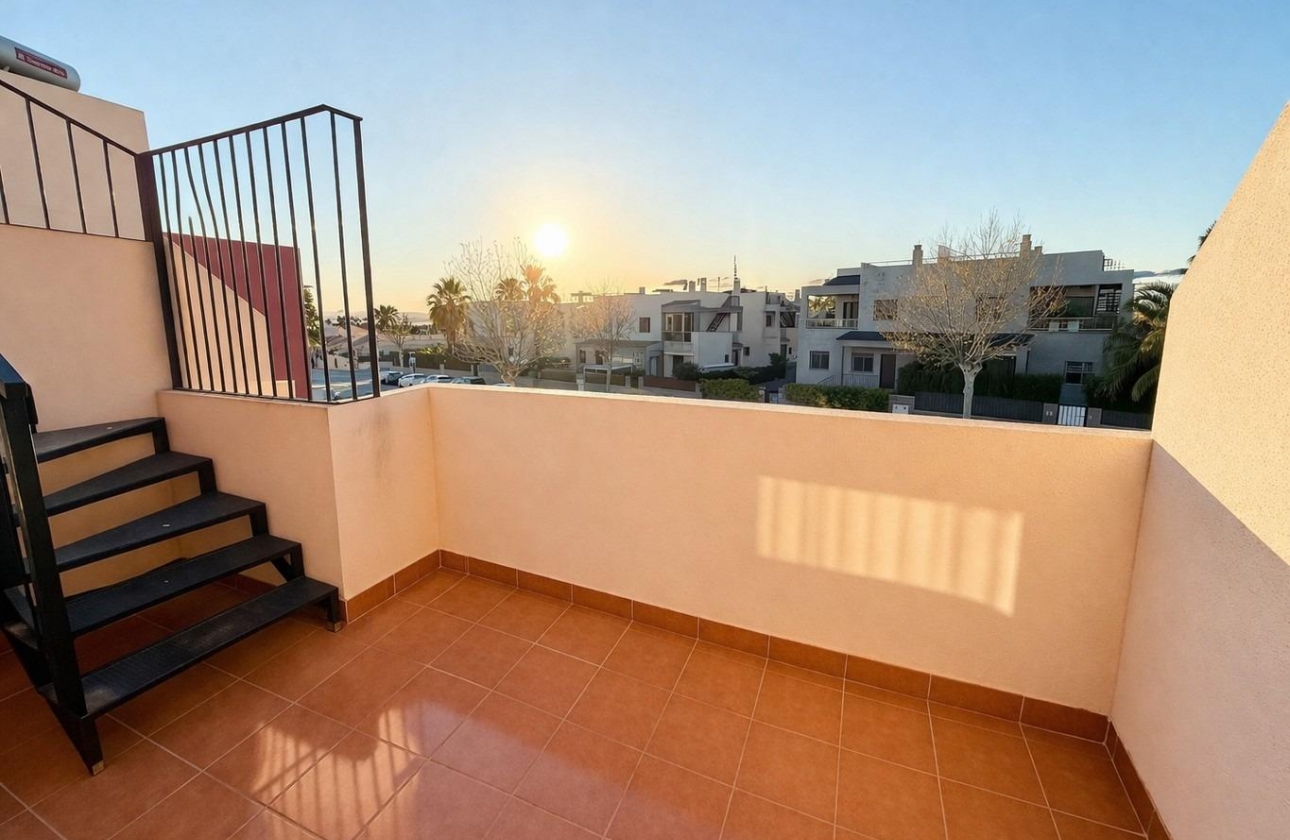 Reventa - Adosado - Torrevieja - Aguas Nuevas