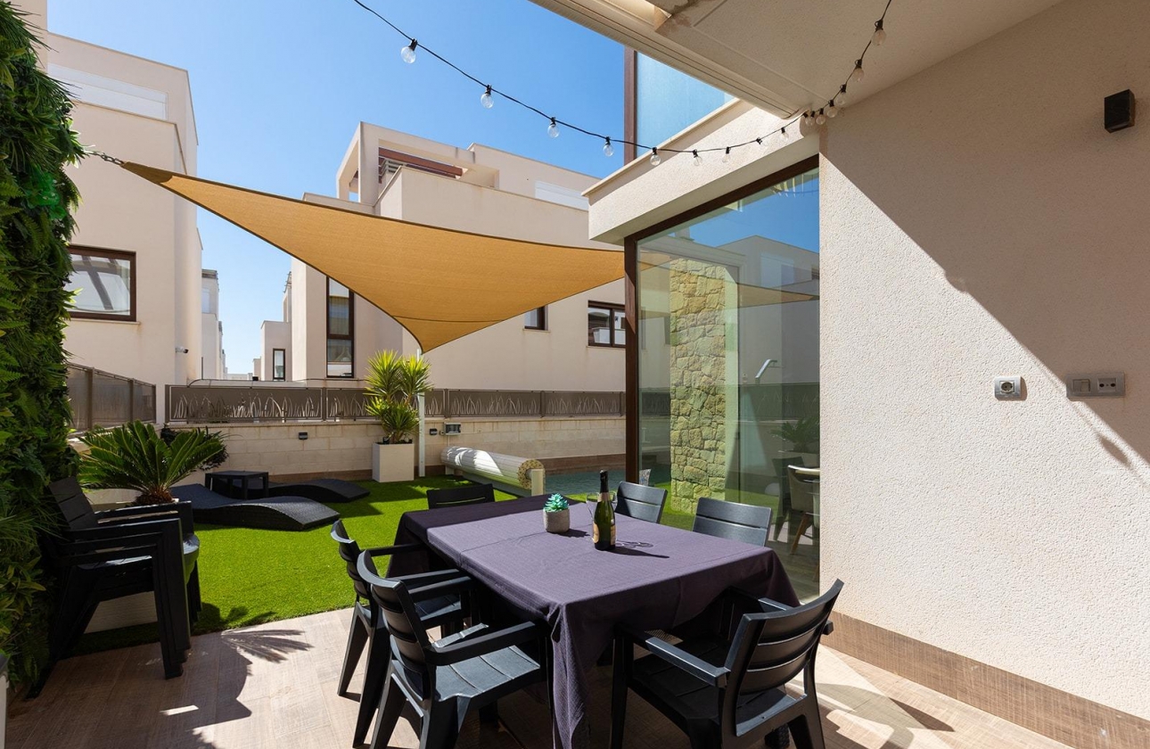 Reventa - Villa - Rojales - Pueblo bravo