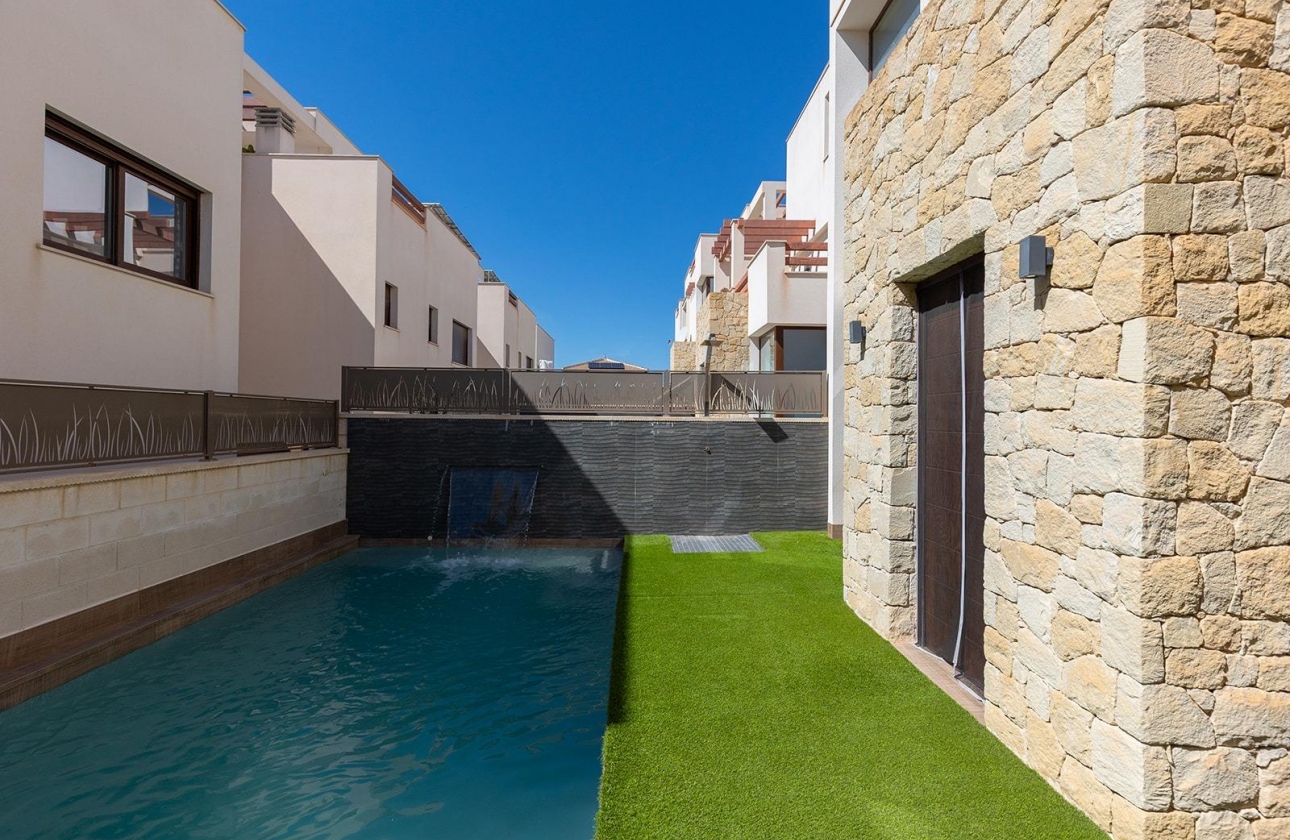 Reventa - Villa - Rojales - Pueblo bravo