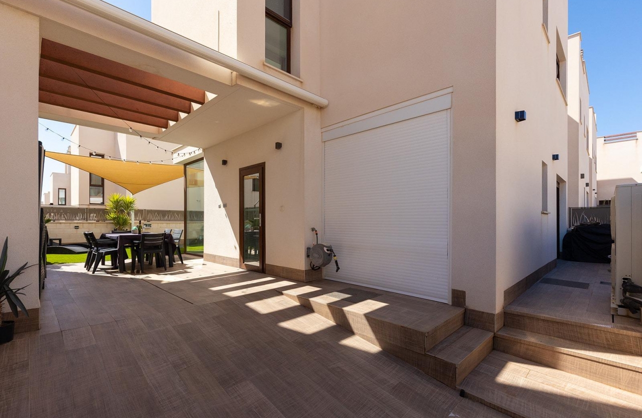 Reventa - Villa - Rojales - Pueblo bravo