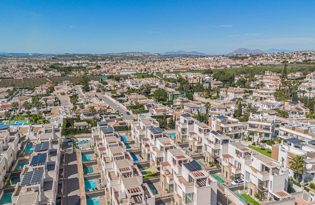 Reventa - Villa - Rojales - Pueblo bravo