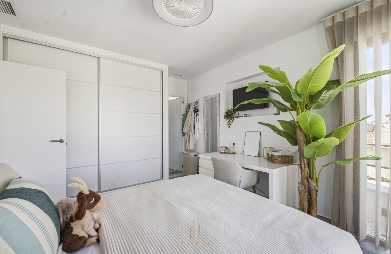 Rynek wtórny - Villa - Torrevieja - San Luis