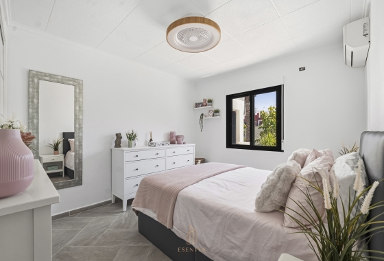 Rynek wtórny - Villa - Torrevieja - San Luis