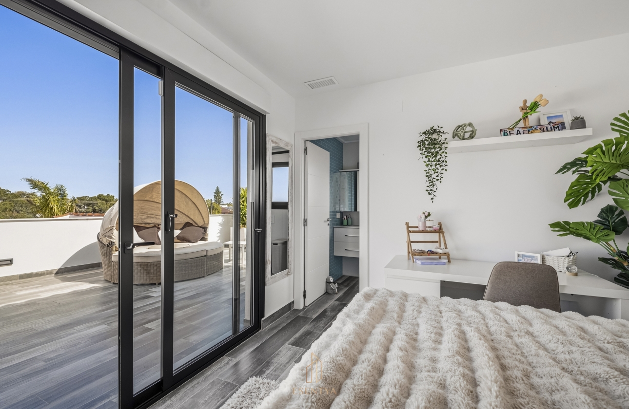 Rynek wtórny - Villa - Torrevieja - San Luis