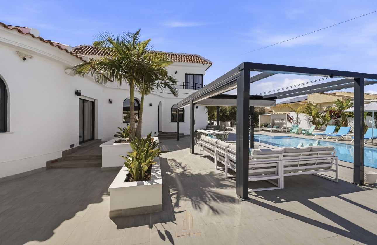 Rynek wtórny - Villa - Torrevieja - San Luis