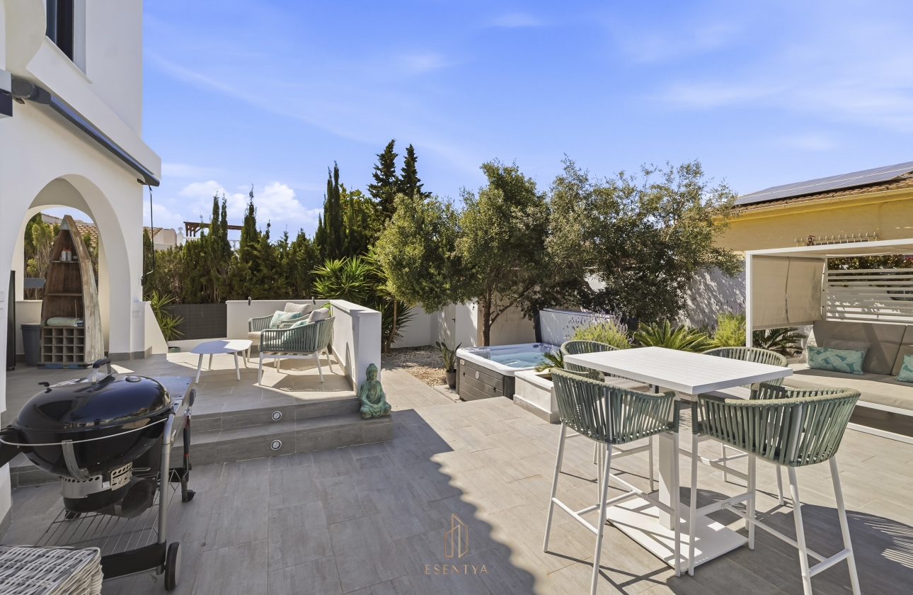 Rynek wtórny - Villa - Torrevieja - San Luis