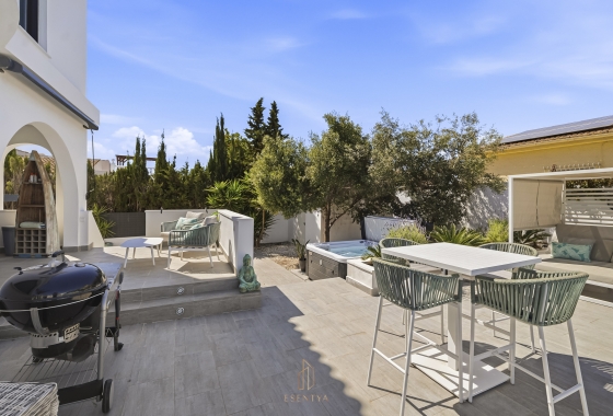 Rynek wtórny - Villa - Torrevieja - San Luis