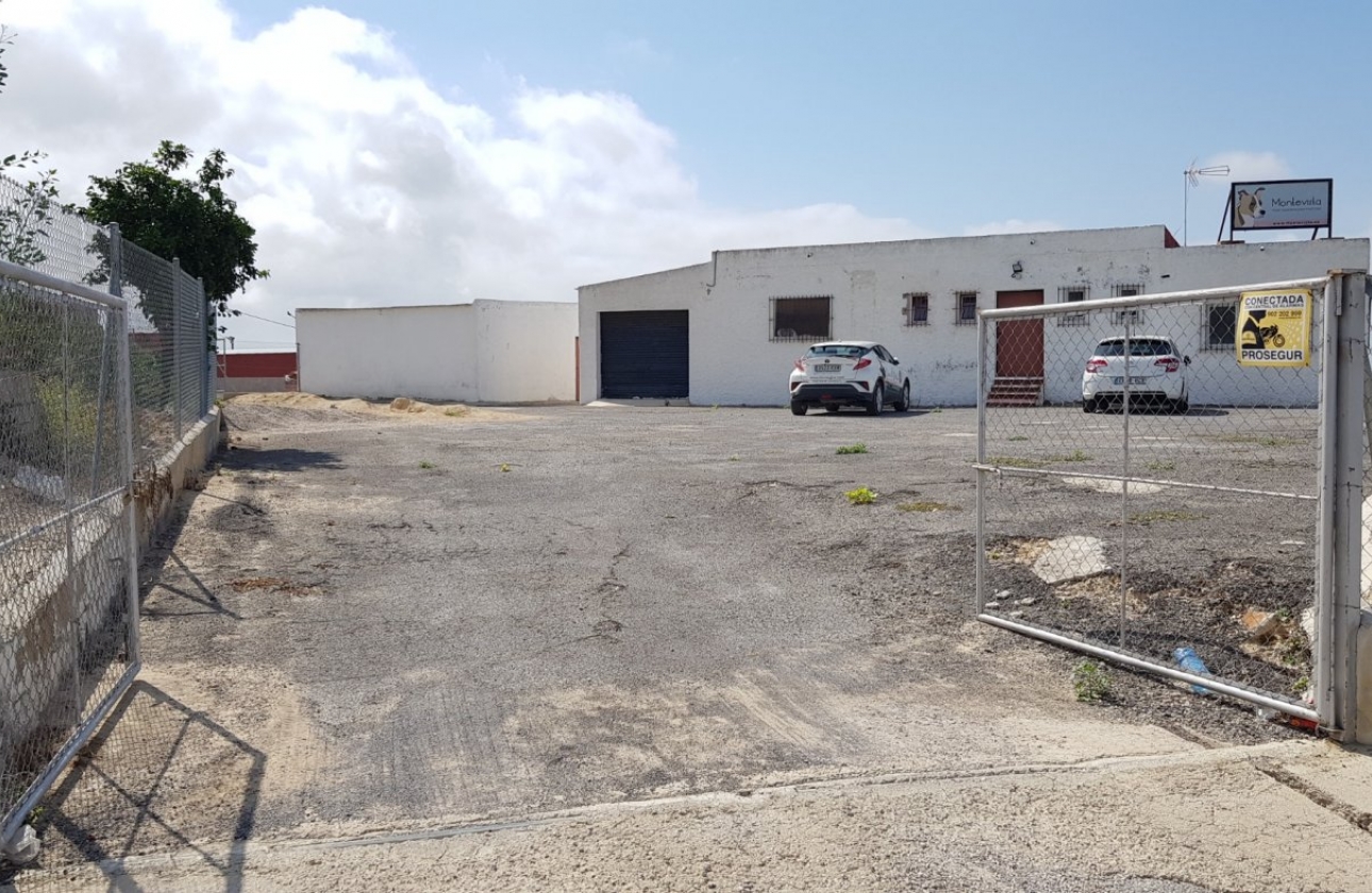 Resale - Country House - Los Montesinos