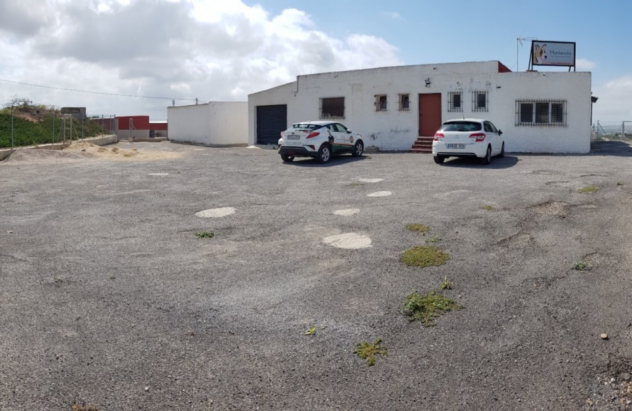 Resale - Country House - Los Montesinos