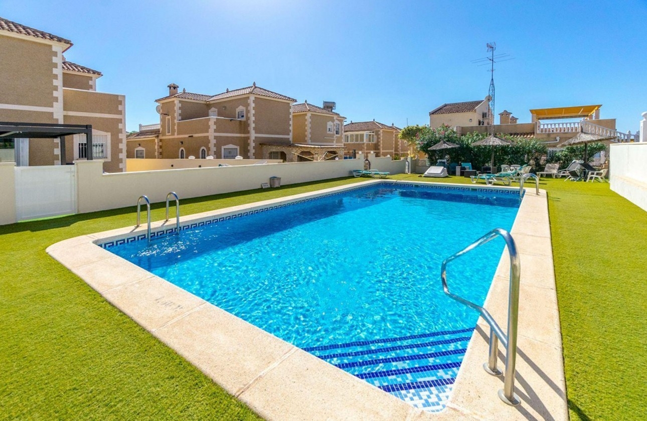 Resale - Bungalow - San Miguel de Salinas - Las Filipinas