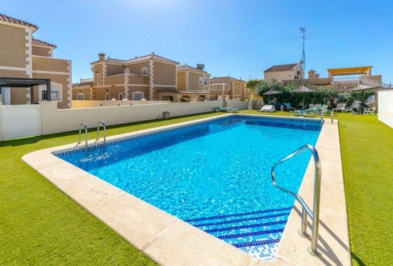 Resale - Bungalow - San Miguel de Salinas - Las Filipinas