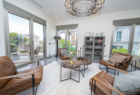 Resale - Villa - La Zenia - Beachside