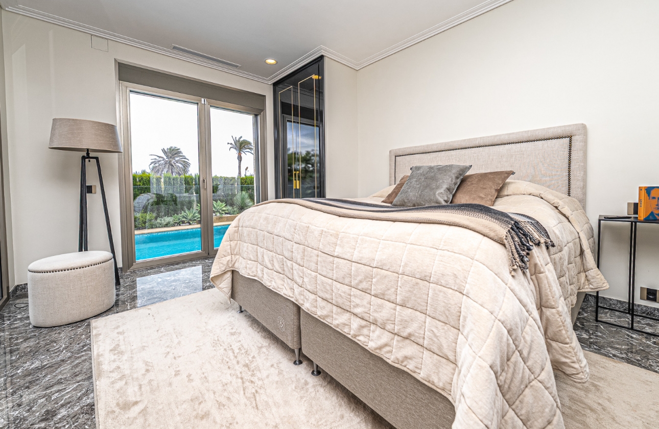 Resale - Villa - La Zenia - Beachside